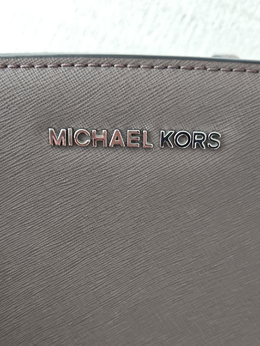 Michael Kors SELMA Mini Saffiano Leather Bag Two-toned Grey With Black Strap - Picture 5 of 8